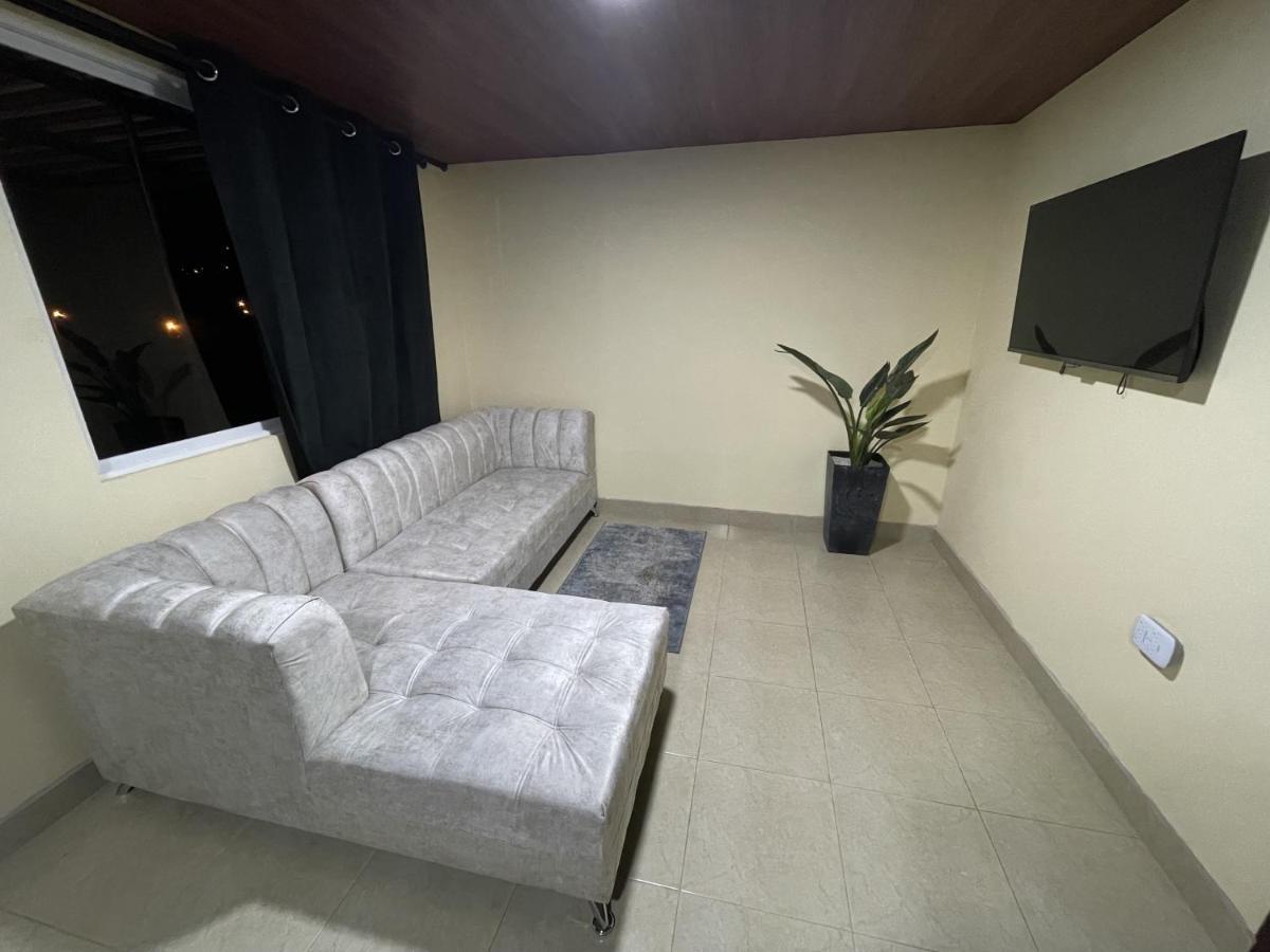 Penthouse W/Rooftop Terrace - Volcano View Banos (Tungurahua) Exterior photo